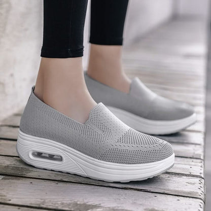 Sereniya Wide Fit Womens Comfort Walking Shoes