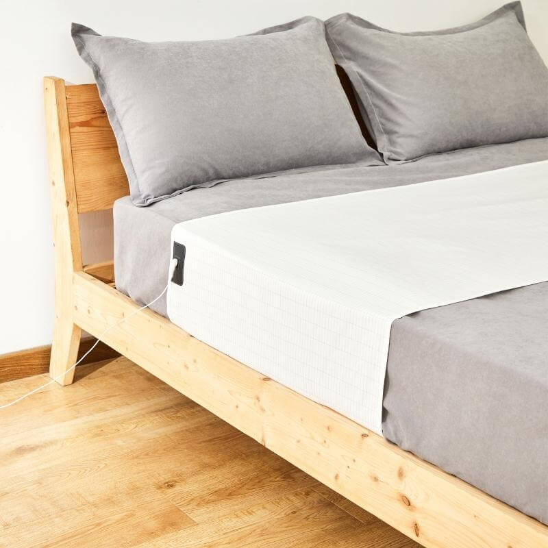 Grounding Bed Sheet for Sleep by Sereniya
