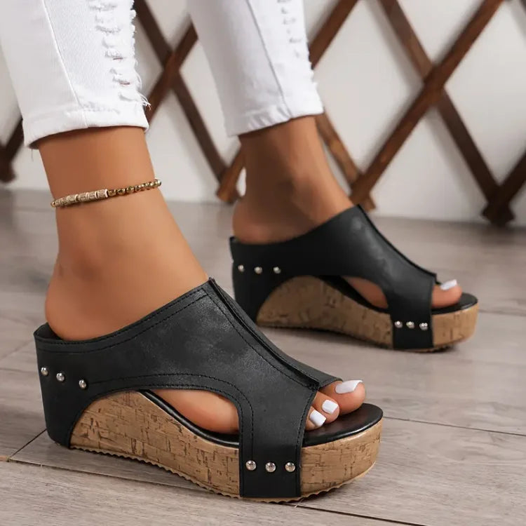 Womens Wide Fit Cushioned Everyday Sandals by Sereniya