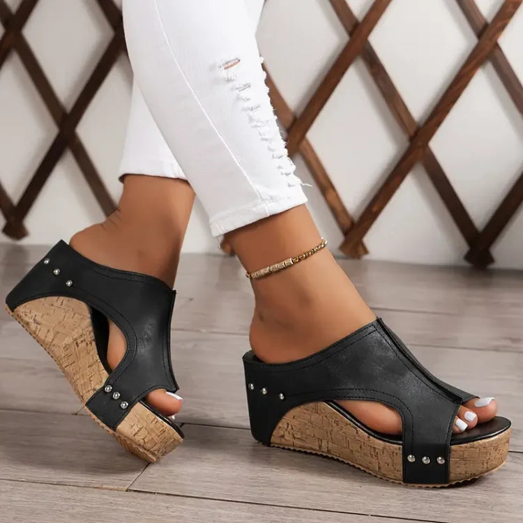 Womens Wide Fit Cushioned Everyday Sandals by Sereniya